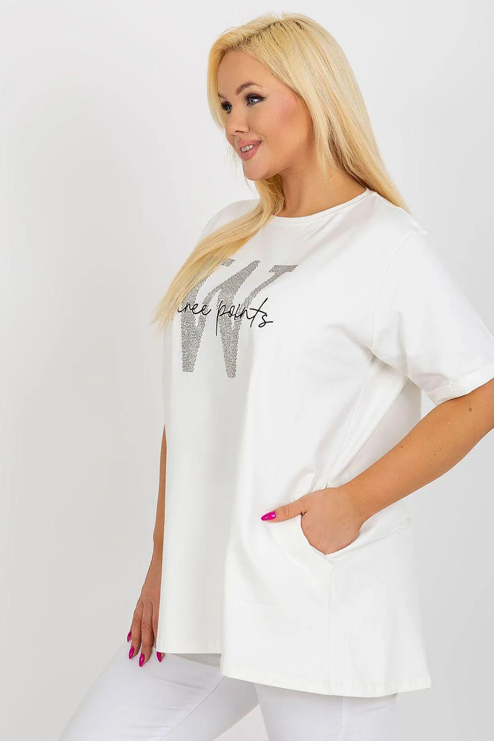 Chic Extended Cut Plus Size Blouse with Trendy Inscription