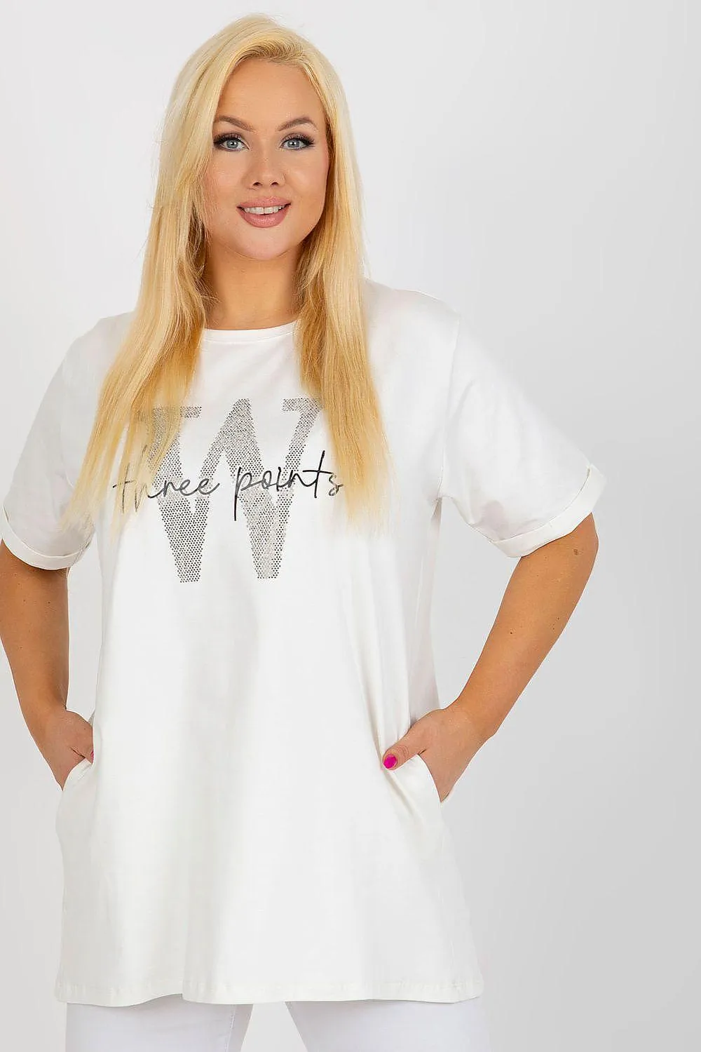 Chic Extended Cut Plus Size Blouse with Trendy Inscription