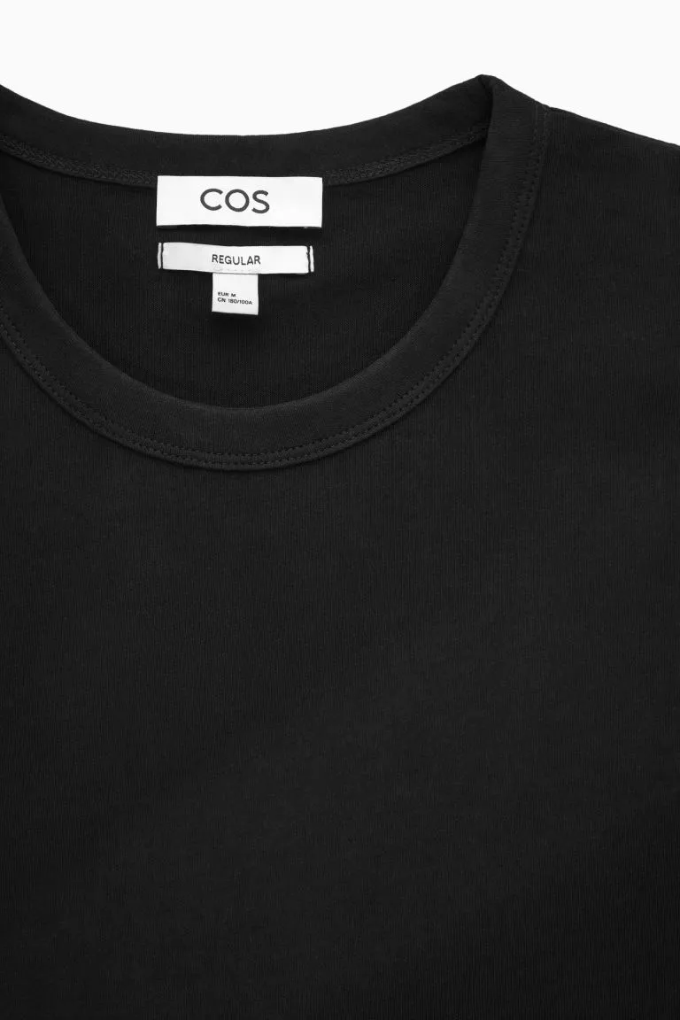 COS MIDDLE BODY T-SHIRT