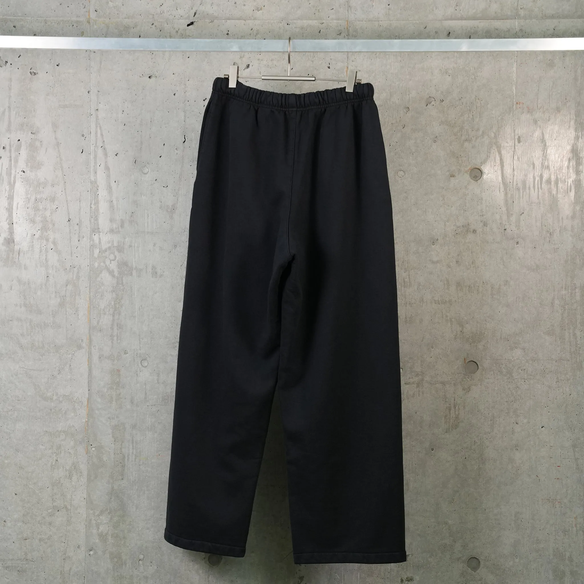 HEAVY FLEECE RELAXED SWEAT / BLACK