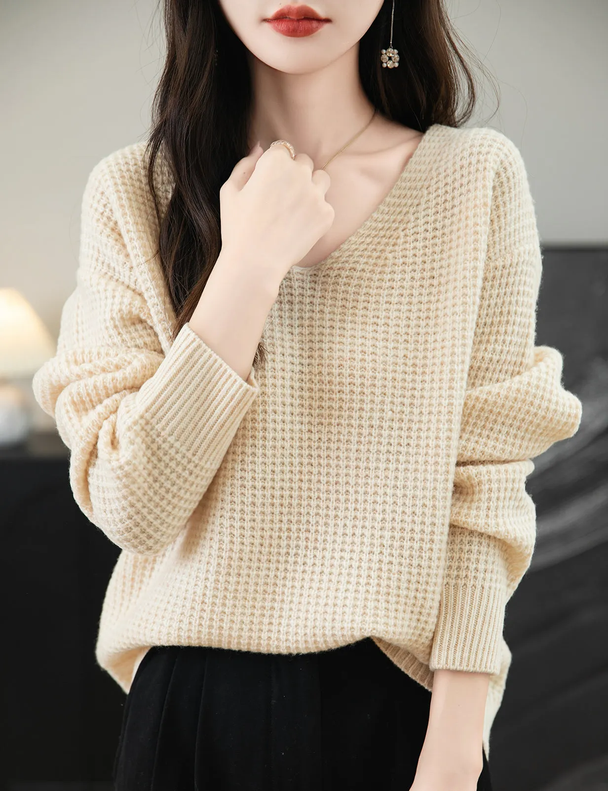 Peggy Woman V Neck Long Sleeve Sweater