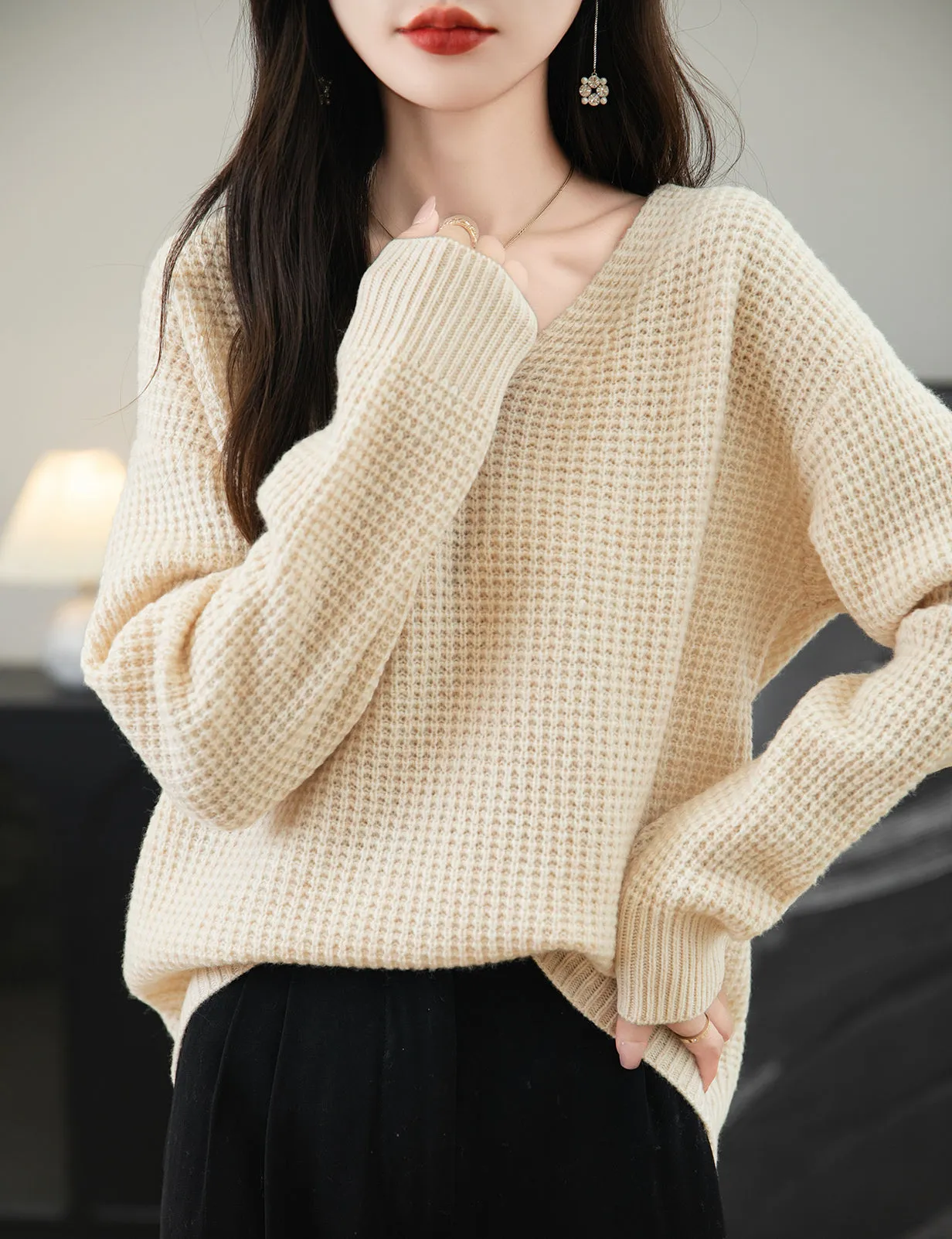 Peggy Woman V Neck Long Sleeve Sweater