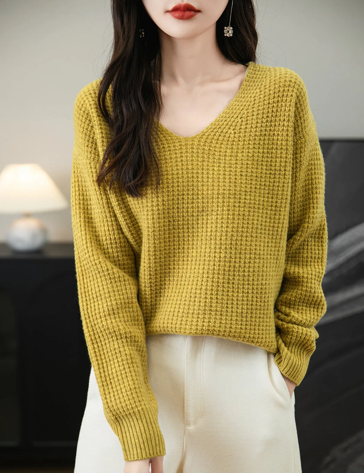 Peggy Woman V Neck Long Sleeve Sweater