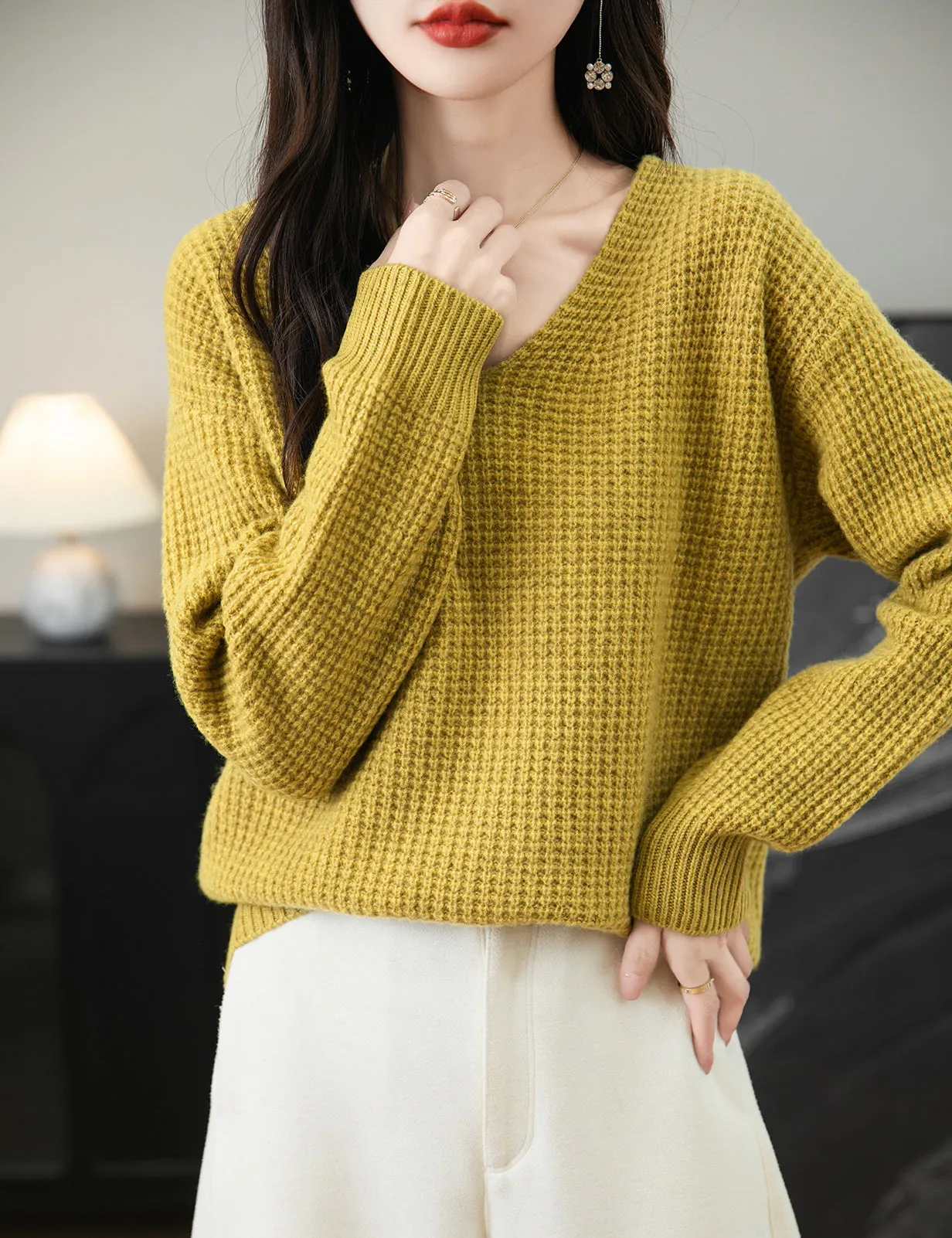 Peggy Woman V Neck Long Sleeve Sweater