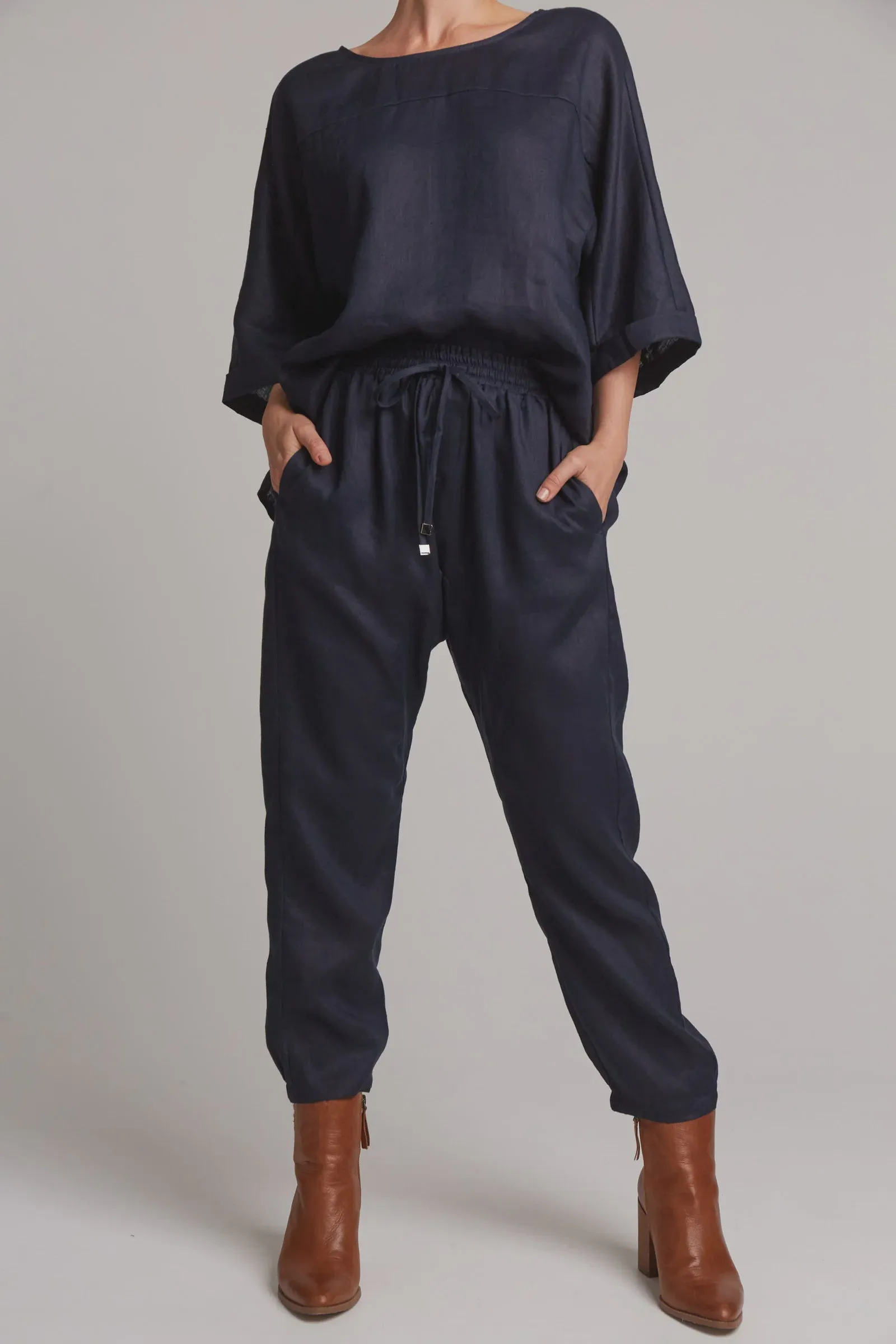 Studio Relaxed Pant Navy